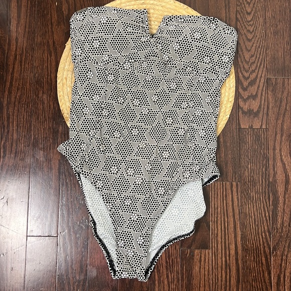 Lole Island Bubble Cutout Back Strapless Aztec Print Swimsuit Size Medium - Picture 10 of 10